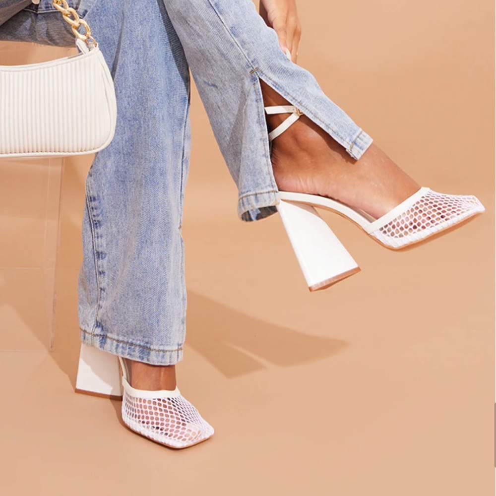 White sandals - Picture 1 of 4